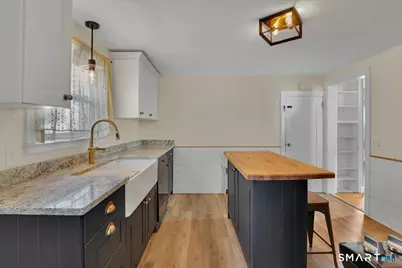 536 South Quaker Lane, West Hartford, CT 06110 - Photo 6