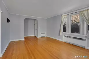 536 South Quaker Ln, West Hartford, CT 06110 - Photo 2