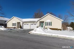 71 Cider Mill Ln, Trumbull, CT 06611 - Photo 1