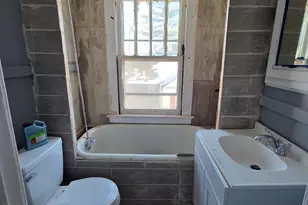 18 Darby St, Bloomfield, CT 06002 - Photo 26