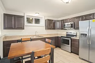 611 Military Hwy, Groton, CT 06340 - Photo 10