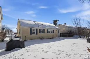 16 Clarendon Ave, West Hartford, CT 06110 - Photo 22