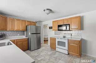 16 Clarendon Ave, West Hartford, CT 06110 - Photo 12