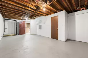 57 Farmington Ave, New London, CT 06320 - Photo 34