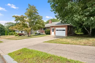 57 Farmington Ave, New London, CT 06320 - Photo 2