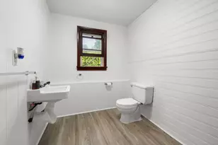 57 Farmington Ave, New London, CT 06320 - Photo 32