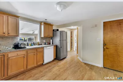 32 Dawes Avenue, Hamden, CT 06517 - Photo 10