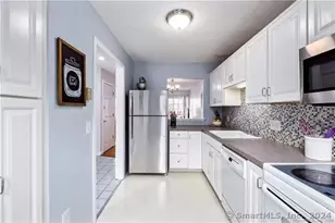 35 Marjorie Ln, Manchester, CT 06042 - Photo 8