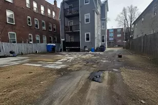 92 Chadwick Ave, Hartford, CT 06106 - Photo 2