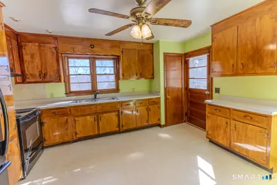32 Cedar Lane, Montville, CT 06382 - Photo 6