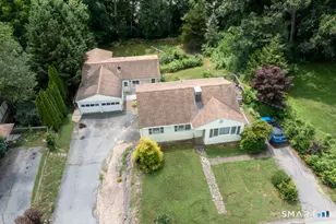 32 Cedar Ln, Montville, CT 06382 - Photo 2