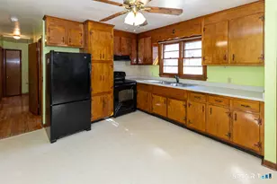 32 Cedar Ln, Montville, CT 06382 - Photo 6