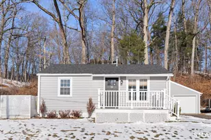 25 Whippoorwill Rd, Southington, CT 06489 - Photo 2