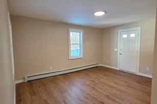 14 Smith St, Ansonia, CT 06401 - Photo 4