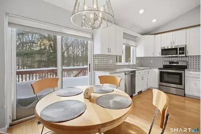 200 Castlewood Drive #200, Bloomfield, CT 06002 - Photo 8