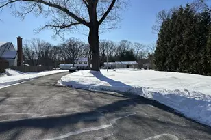 215 Spring St, Manchester, CT 06040 - Photo 8