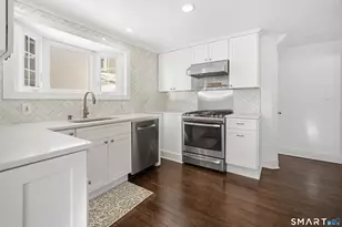 25 Helen St, Fairfield, CT 06824 - Photo 8