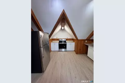 48 Lenox Avenue #3rd floor, Milford, CT 06460 - Photo 2