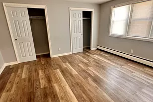 16 Henry St, Hartford, CT 06114 - Photo 8