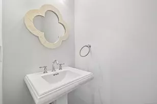 2437 Bedford St, Stamford, CT 06905 - Photo 10