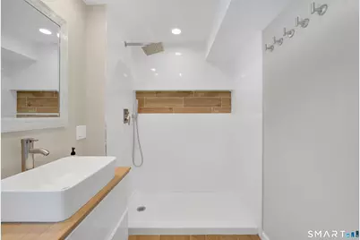 10 Elm Avenue, Enfield, CT 06082 - Photo 12