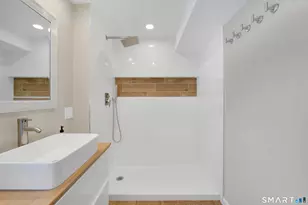 10 Elm Ave, Enfield, CT 06082 - Photo 12