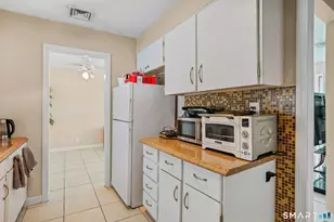 3460 Old Town Rd, Bridgeport, CT 06606 - Photo 12