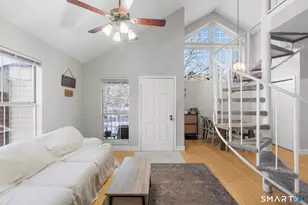 301 Carriage Crossing Ln, Middletown, CT 06457 - Photo 2