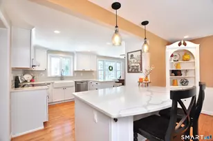 21 North Dr, Simsbury, CT 06070 - Photo 2