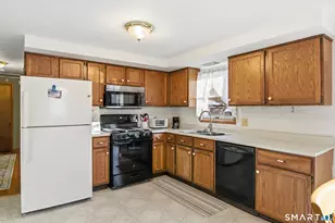 200 Short Beach Rd, East Haven, CT 06512 - Photo 10