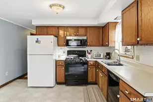 200 Short Beach Rd, East Haven, CT 06512 - Photo 12