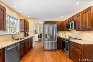 15 Lindencrest Dr, Danbury, CT 06811 - Photo 6