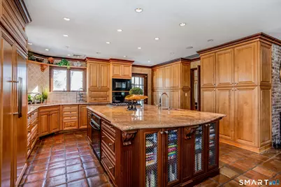 33 Mountain Farms Road, West Hartford, CT 06117 - Photo 6