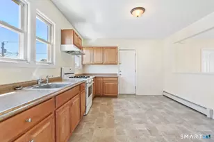 148 Alfred St, Bridgeport, CT 06605 - Photo 12