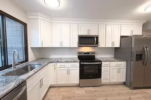 9 Willow Ct, Cromwell, CT 06416 - Photo 4