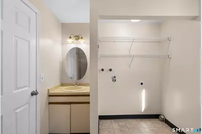 35 Woodlawn Avenue, Ansonia, CT 06401 - Photo 8