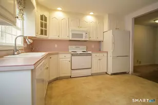 94 Pennsylvania Ave, New Britain, CT 06052 - Photo 4