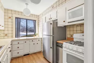 261 Agawam Dr, Stratford, CT 06614 - Photo 16