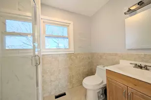 139 Little Deer Rd, Bridgeport, CT 06606 - Photo 24