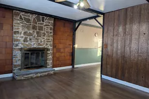 139 Little Deer Rd, Bridgeport, CT 06606 - Photo 8