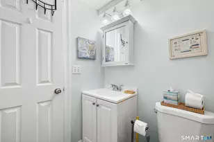 108 College Pl, Fairfield, CT 06824 - Photo 12