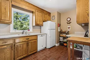 6 Acorn Ln, Norwalk, CT 06854 - Photo 8