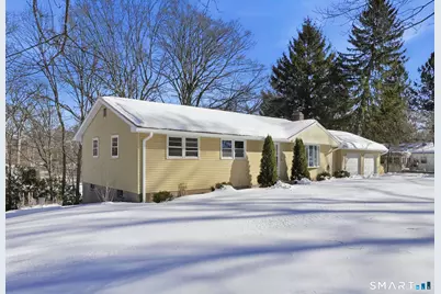 10 Fairlawn Avenue, East Hampton, CT 06424 - Photo 2