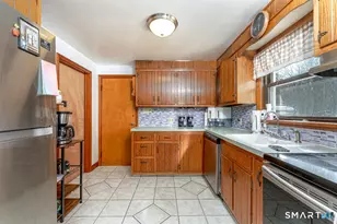 136 Pearl Lake Rd, Waterbury, CT 06706 - Photo 18