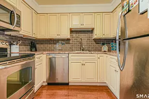 72 River Bend Rd, Stratford, CT 06614 - Photo 8