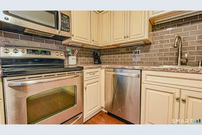 72 River Bend Road #B, Stratford, CT 06614 - Photo 10