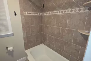 271 Gaylord Dr, Waterbury, CT 06708 - Photo 18