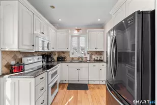 302 Gravel St, Meriden, CT 06450 - Photo 4