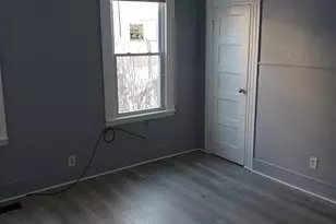 28 Crescent St, Ansonia, CT 06401 - Photo 4