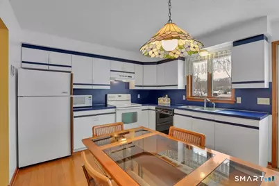 110 Heritage Drive, Waterbury, CT 06708 - Photo 10